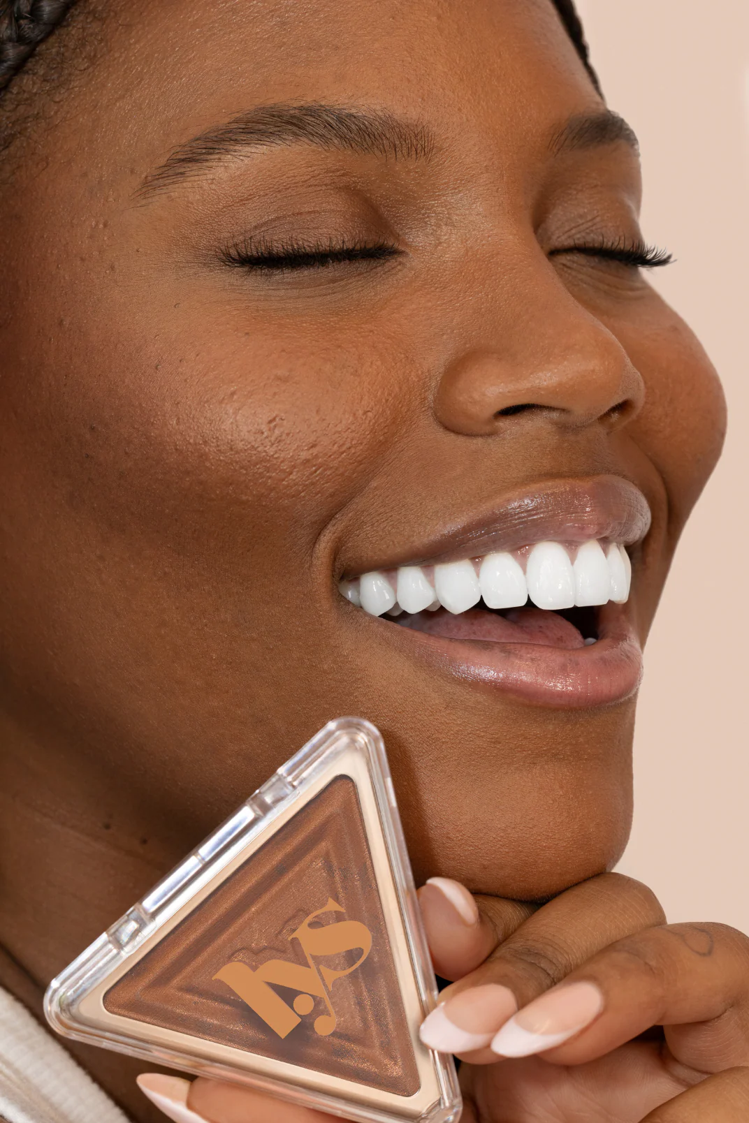 True Enlightenment Soft Focus Skin Finishing Powder - Image 12